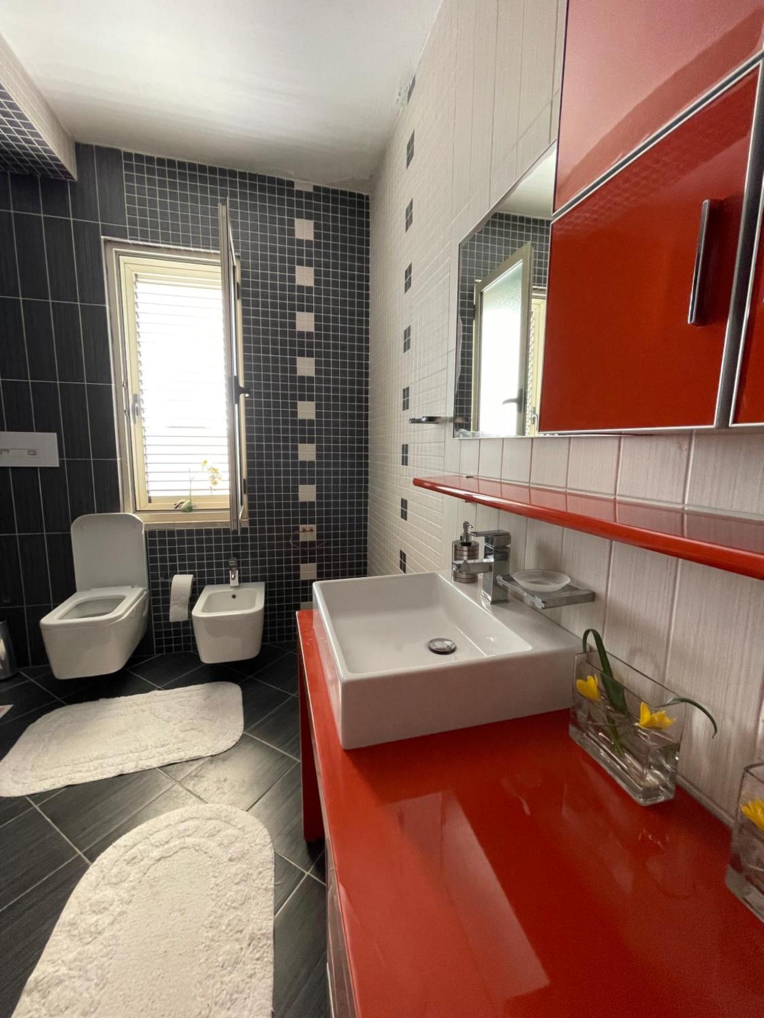 Albjona Guesthouse Tirana Buitenkant foto