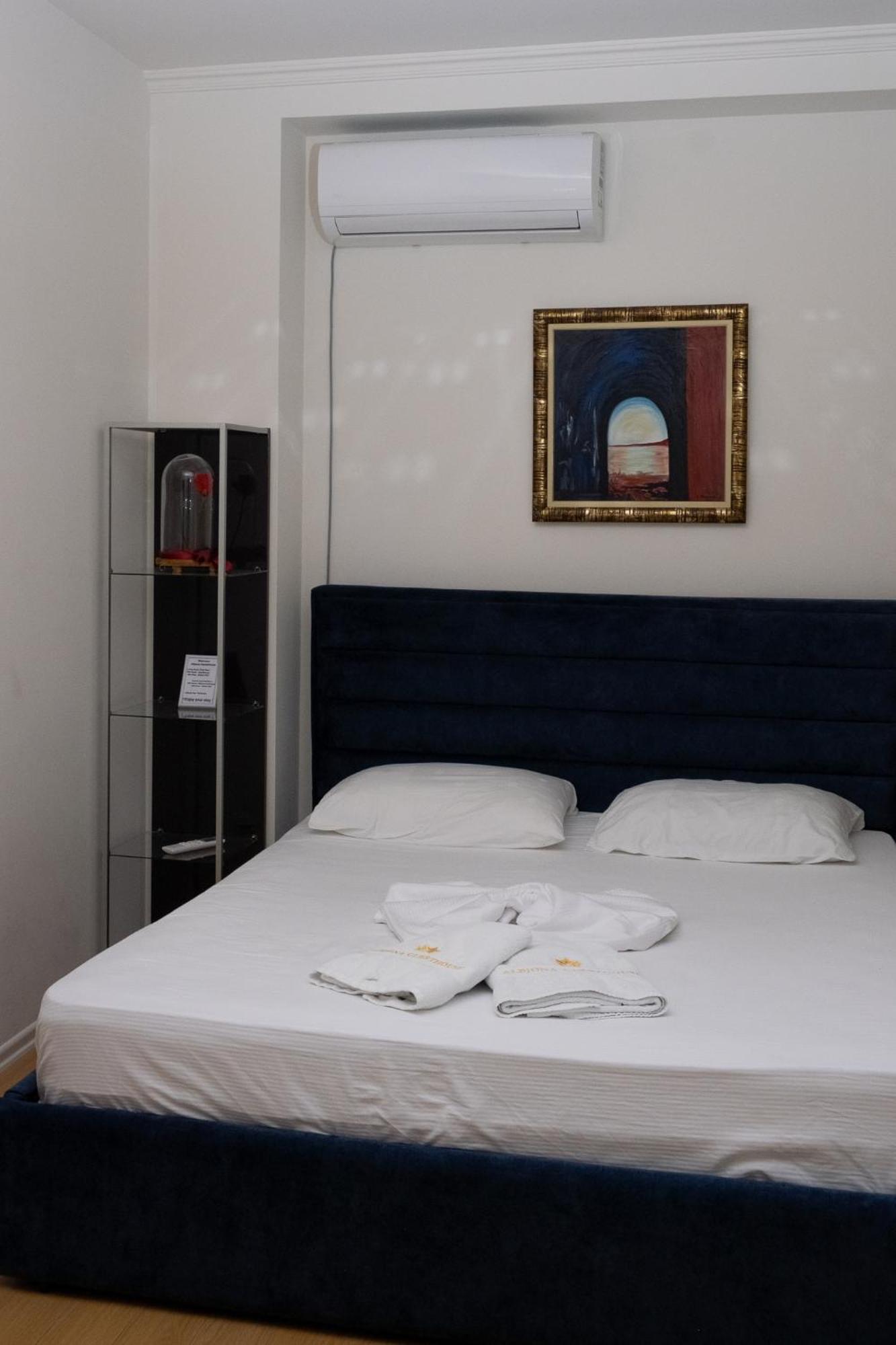 Albjona Guesthouse Tirana Buitenkant foto