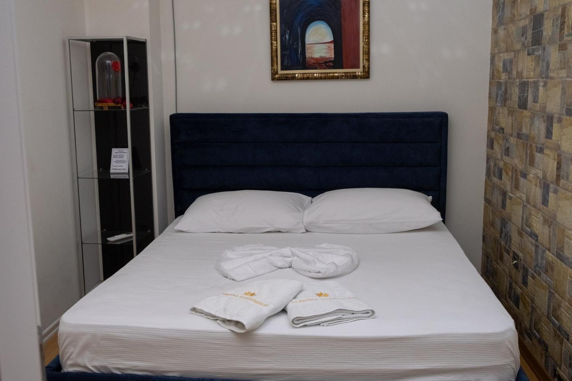 Albjona Guesthouse Tirana Buitenkant foto