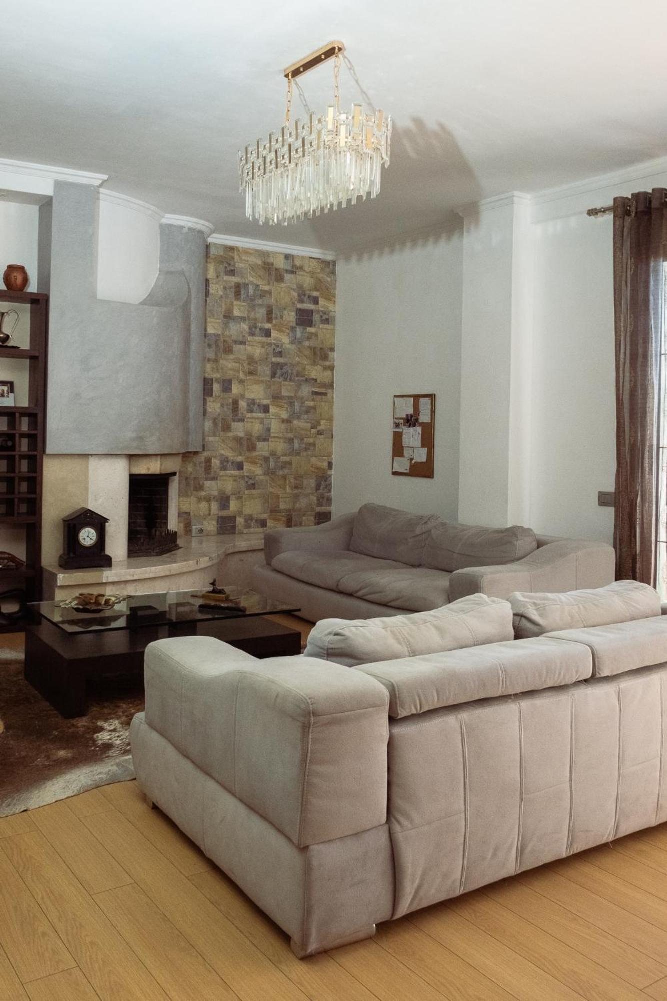 Albjona Guesthouse Tirana Buitenkant foto