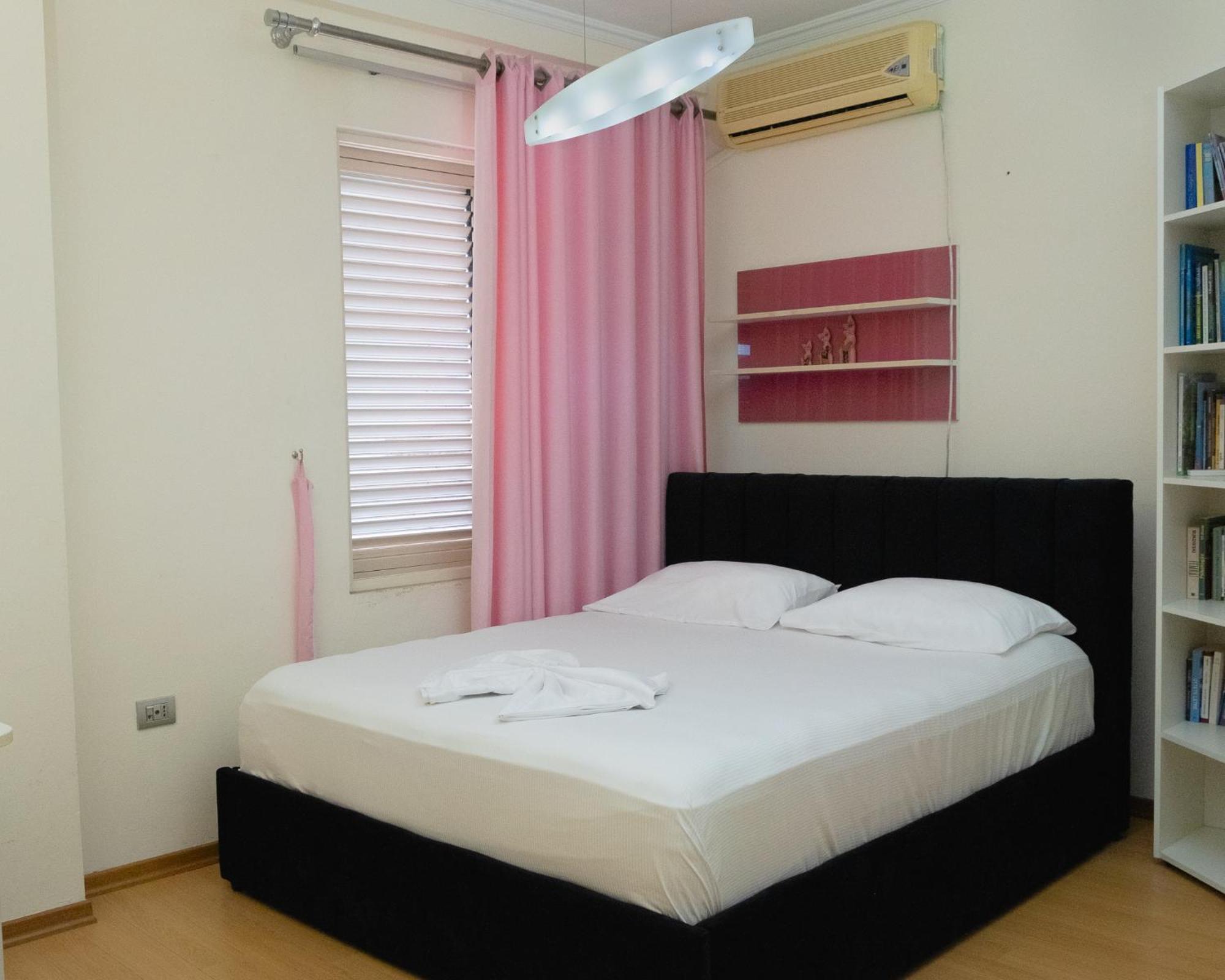 Albjona Guesthouse Tirana Buitenkant foto