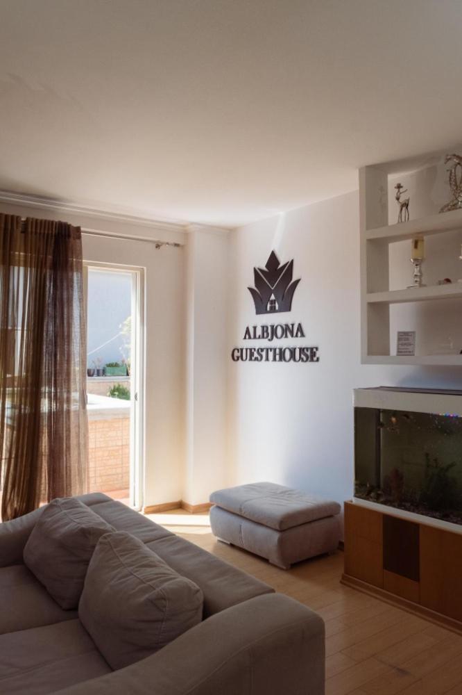 Albjona Guesthouse Tirana Buitenkant foto
